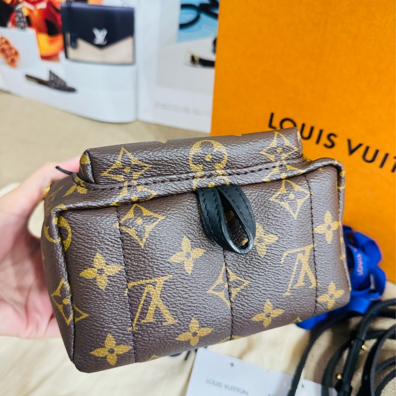 ✨售 二手真品 LV M44873 Palm Springs Mini 新版拉鏈 小書包 後背包-3