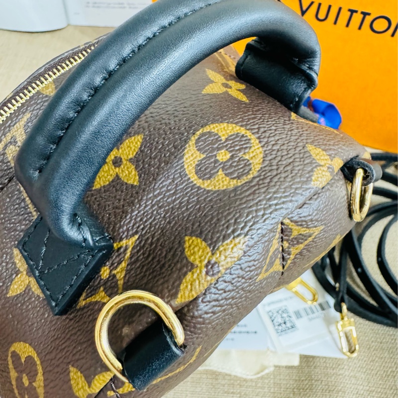 ✨售 二手真品 LV M44873 Palm Springs Mini 新版拉鏈 小書包 後背包-5