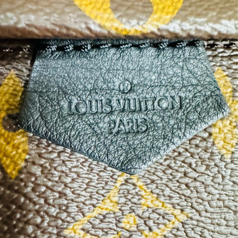 ✨售 二手真品 LV M44873 Palm Springs Mini 新版拉鏈 小書包 後背包-7