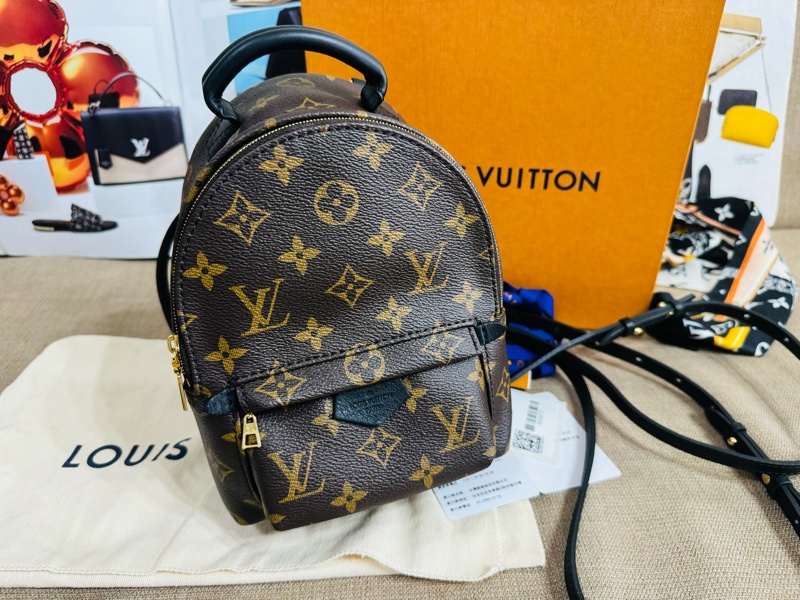 ✨售 二手真品 LV M44873 Palm Springs Mini 新版拉鏈 小書包 後背包-23