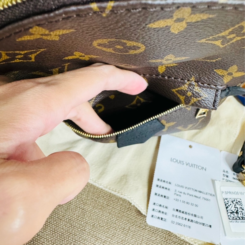 ✨售 二手真品 LV M44873 Palm Springs Mini 新版拉鏈 小書包 後背包-43