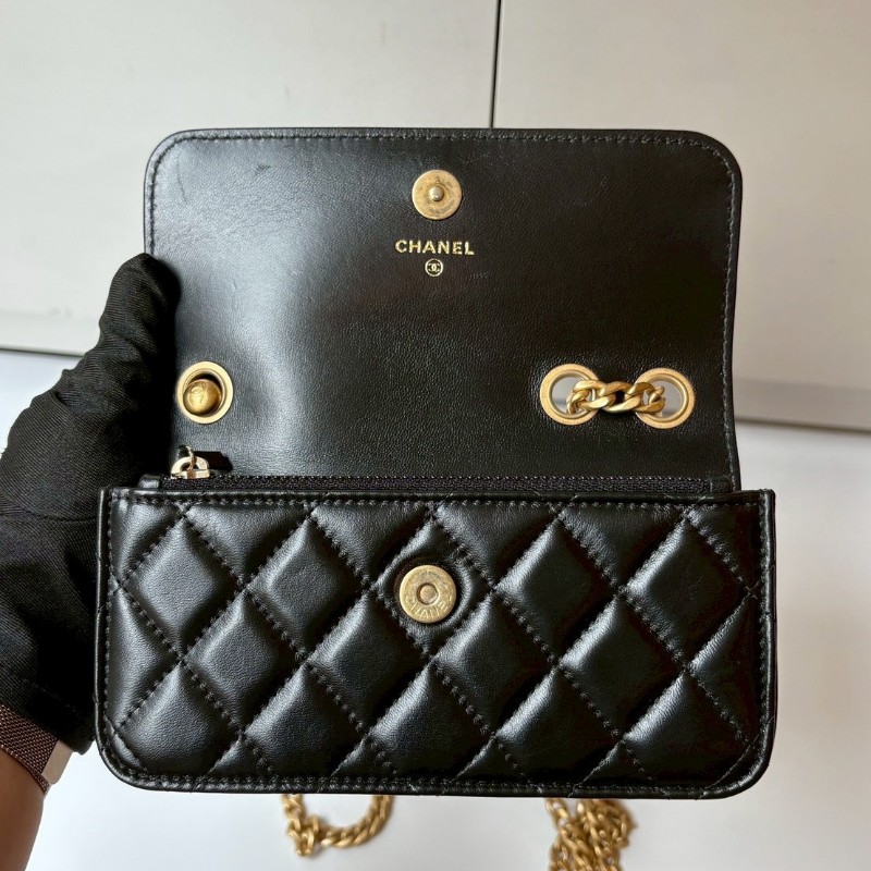 Chanel 調節釦金鍊黑羊皮菱格斜背手機包-17