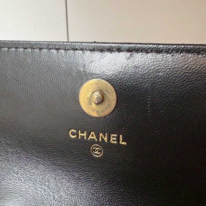 Chanel 調節釦金鍊黑羊皮菱格斜背手機包-19