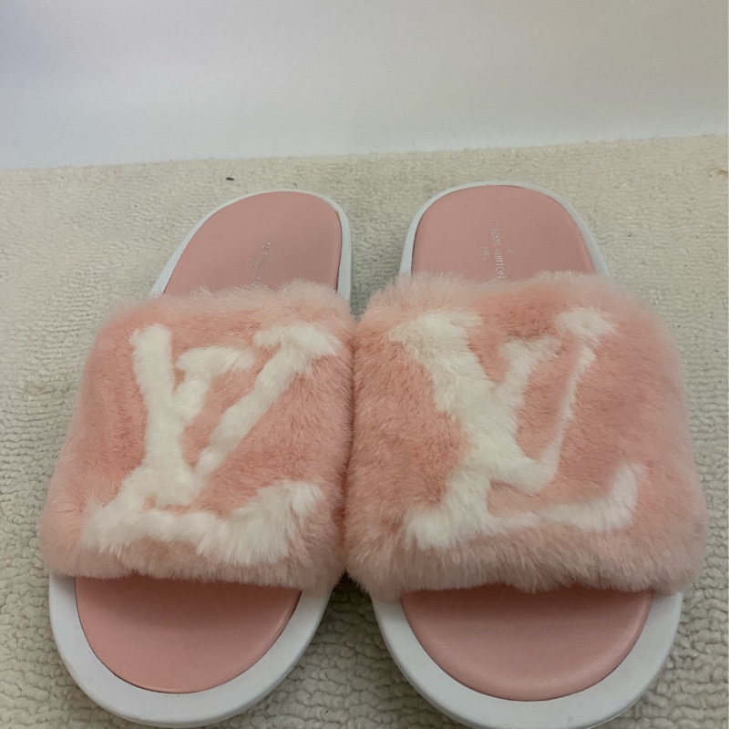 Louis Vuitton Sandals-1