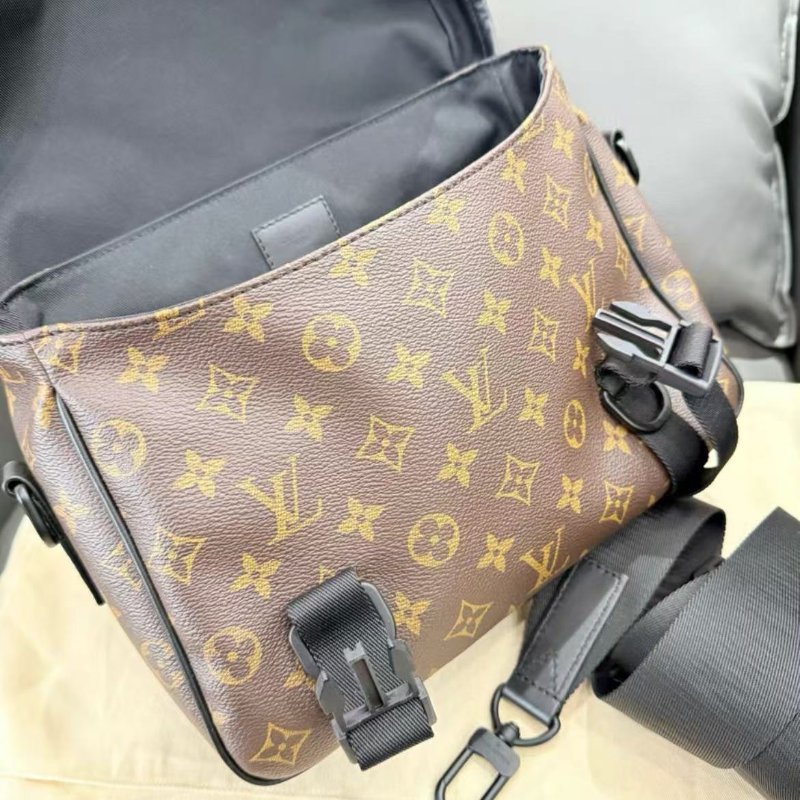 ✨Lv 男款斜背郵差包 Trail Quest mongeam macassar 98新 配件齊全-7