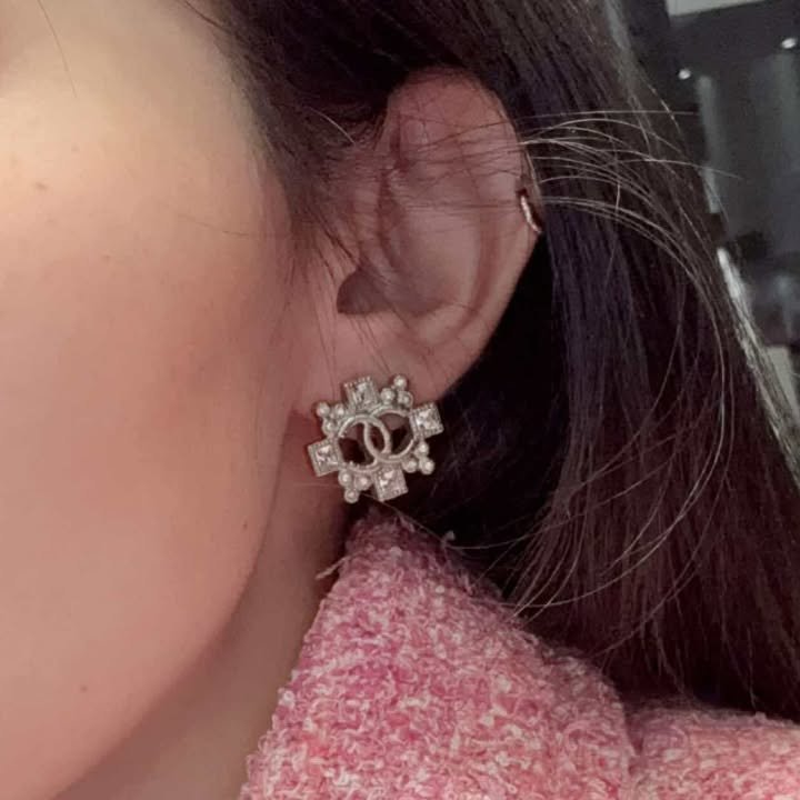 CHANEL 雙C水鑽耳環/銀-0