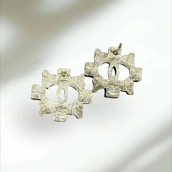 CHANEL 雙C水鑽耳環/銀-4