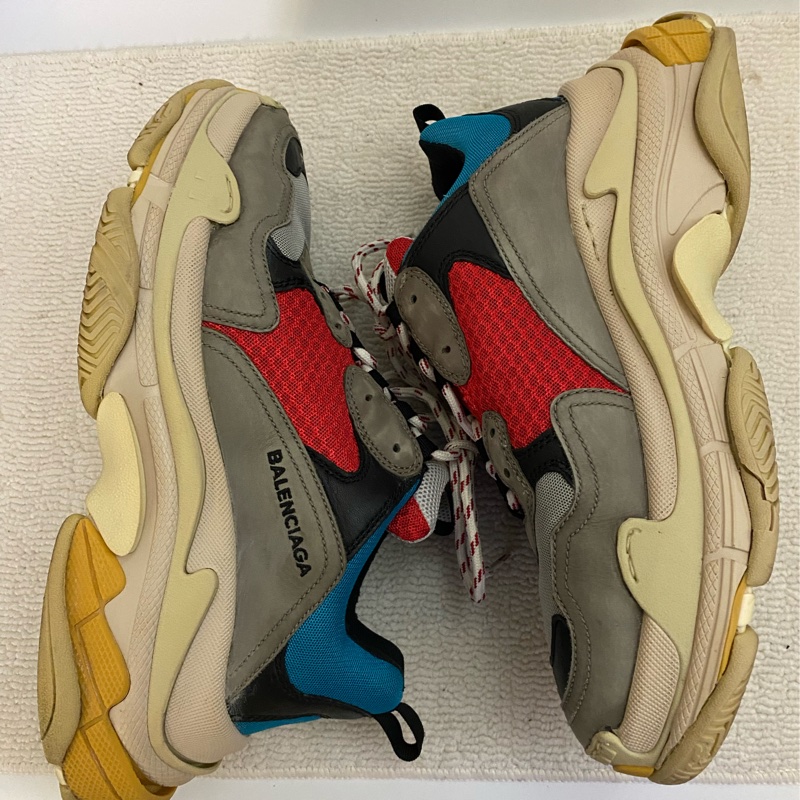 - Balenclaga Triple S-3