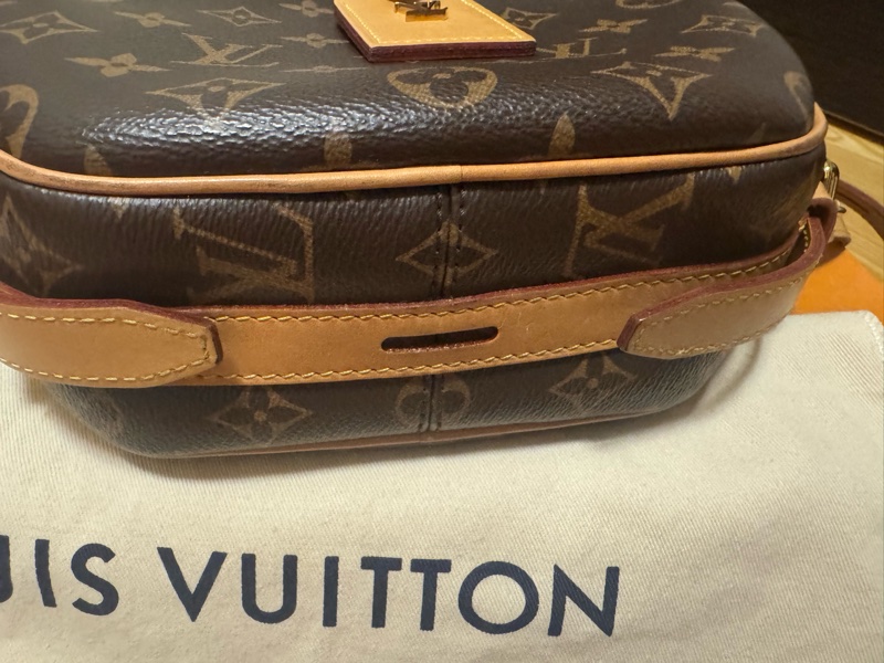 LOUIS VUITTON-1