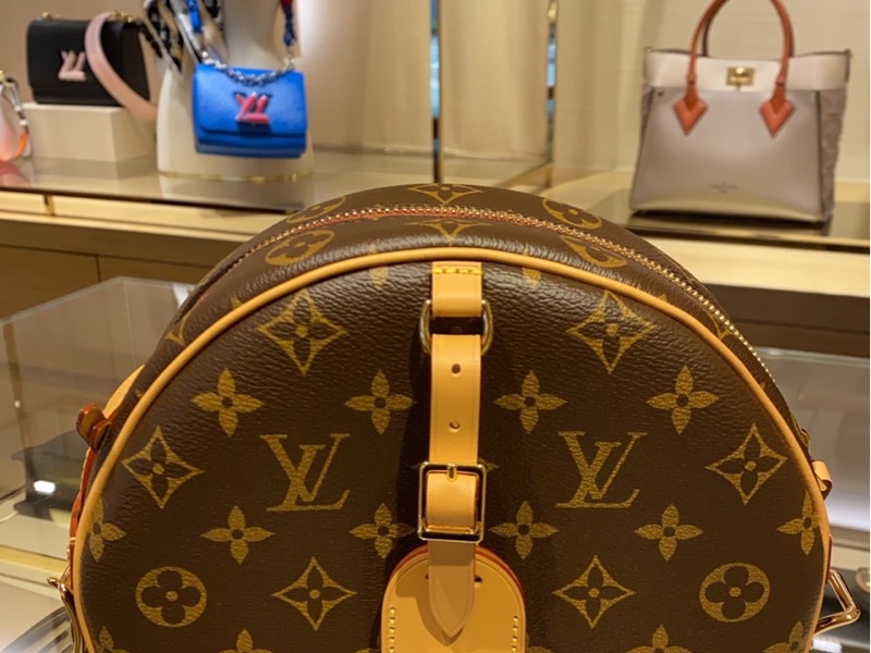 LOUIS VUITTON-14