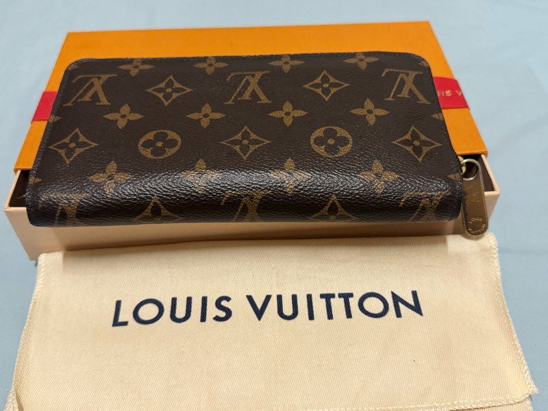 LOUISVUITTON-8