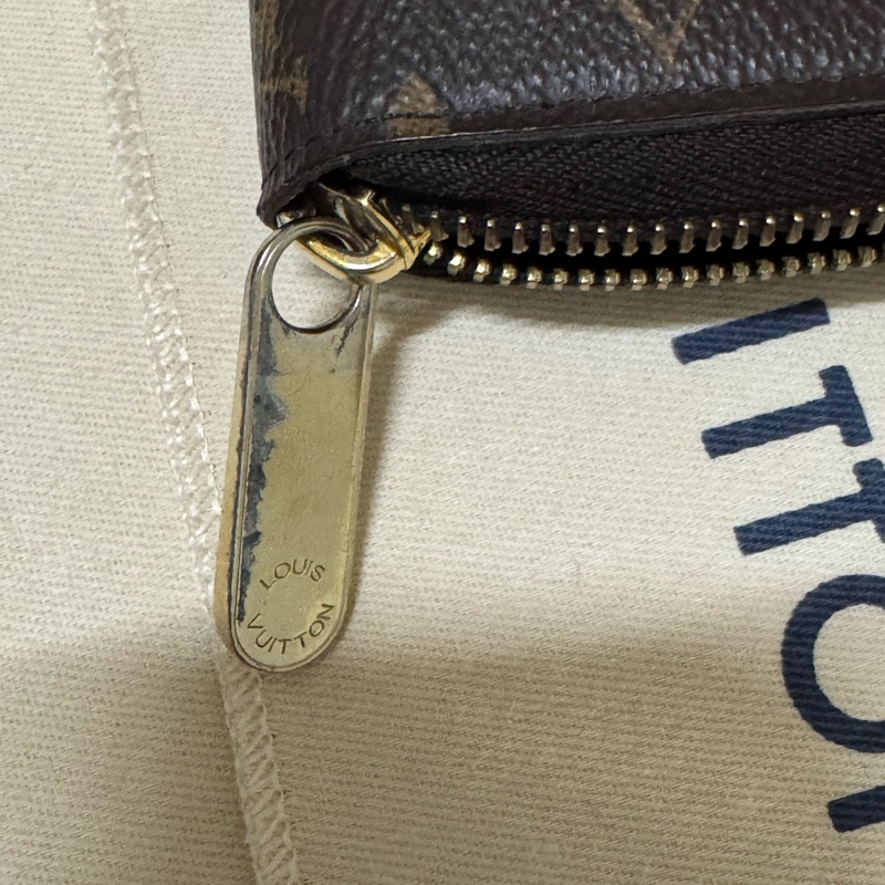 LOUISVUITTON-12