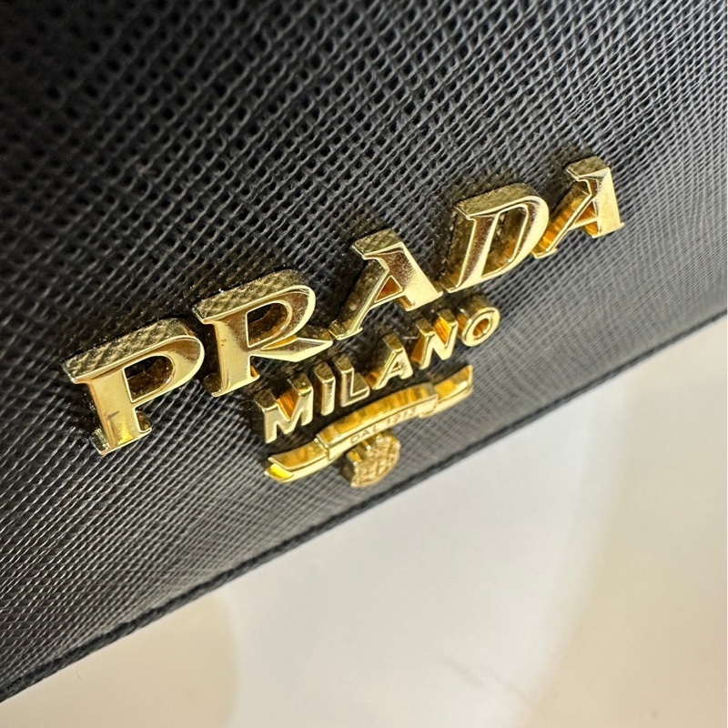 PRADA 皮革鏈條WOC斜背包-3