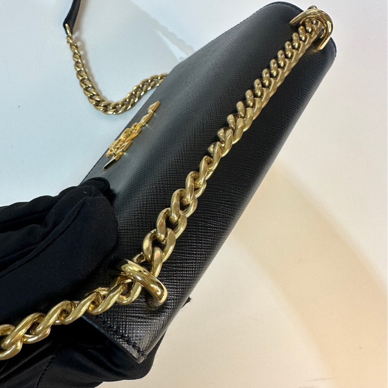 PRADA 皮革鏈條WOC斜背包-9