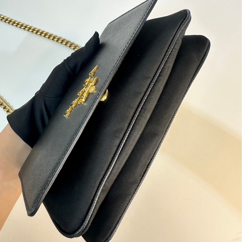 PRADA 皮革鏈條WOC斜背包-12