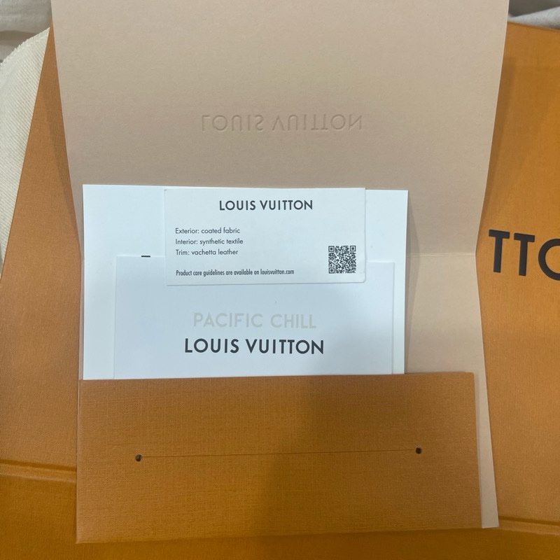 LV mini bumbag-15