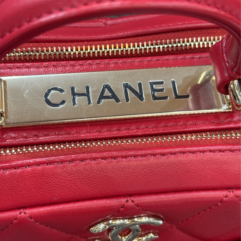 CHANEL TRENDY CC 櫻桃紅色羊皮 金鍊 相機包化妝箱肩背包斜背包手提包-16
