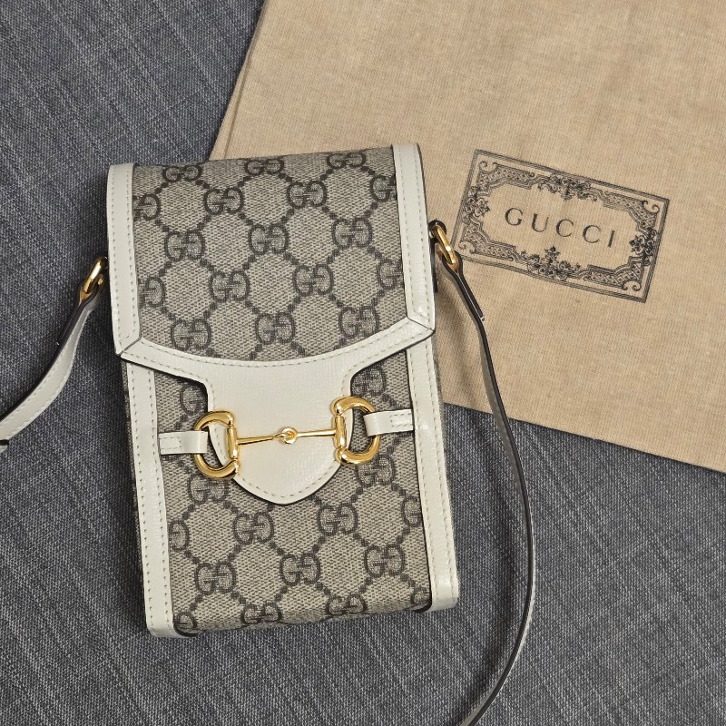古馳 GUCCI 馬銜扣 1955 白色老花手機包-6
