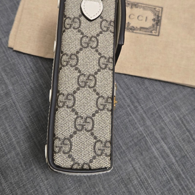 古馳 GUCCI 馬銜扣 1955 白色老花手機包-15