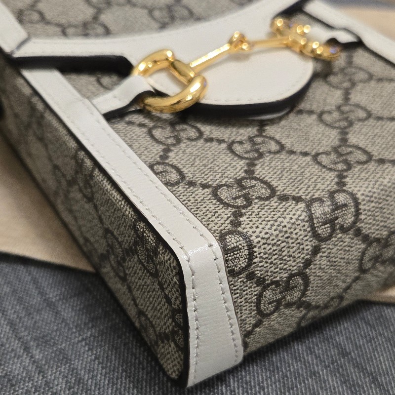 古馳 GUCCI 馬銜扣 1955 白色老花手機包-19