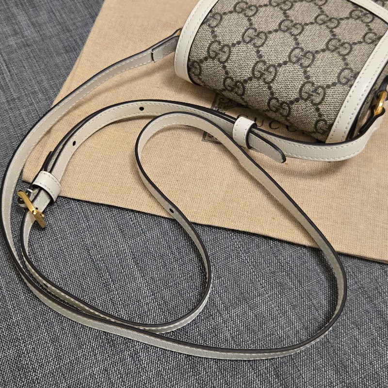 古馳 GUCCI 馬銜扣 1955 白色老花手機包-33