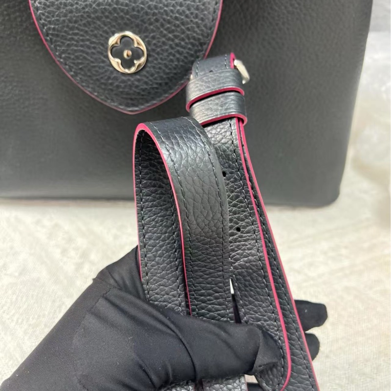 Louis capucines mm (中號）-17