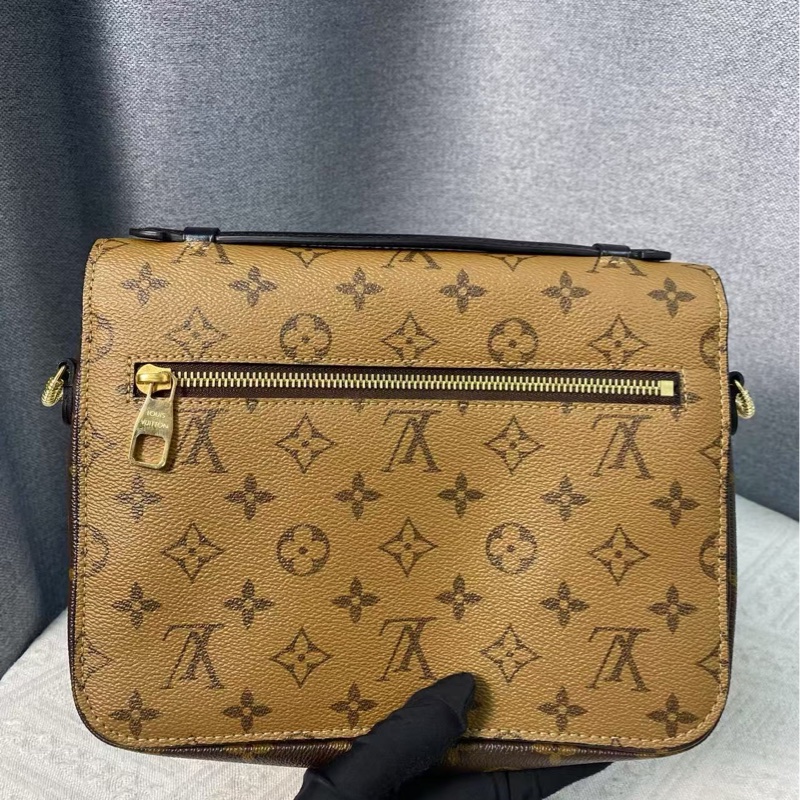 Louis Vuitton pochette Metis 老花郵差包-1