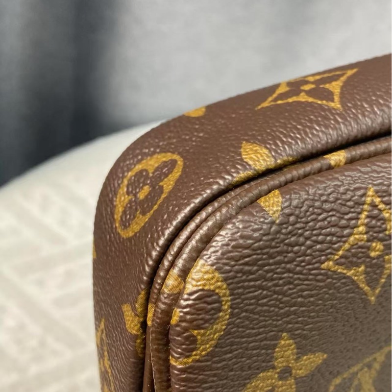 Louis Vuitton pochette Metis 老花郵差包-6