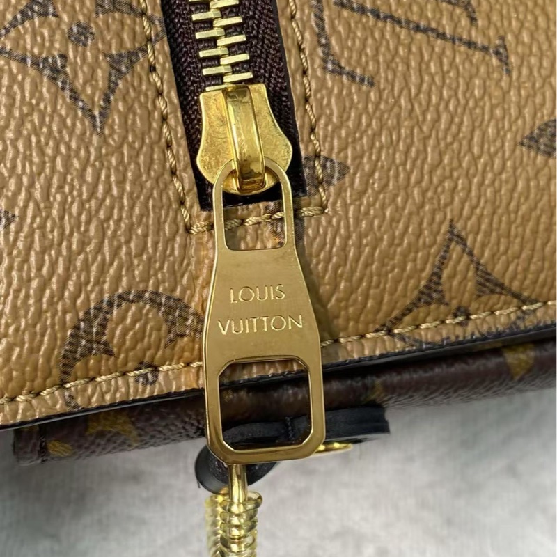 Louis Vuitton pochette Metis 老花郵差包-9
