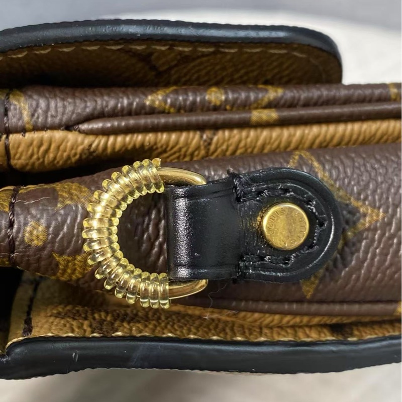 Louis Vuitton pochette Metis 老花郵差包-10