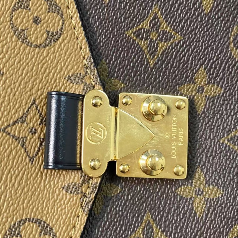 Louis Vuitton pochette Metis 老花郵差包-11