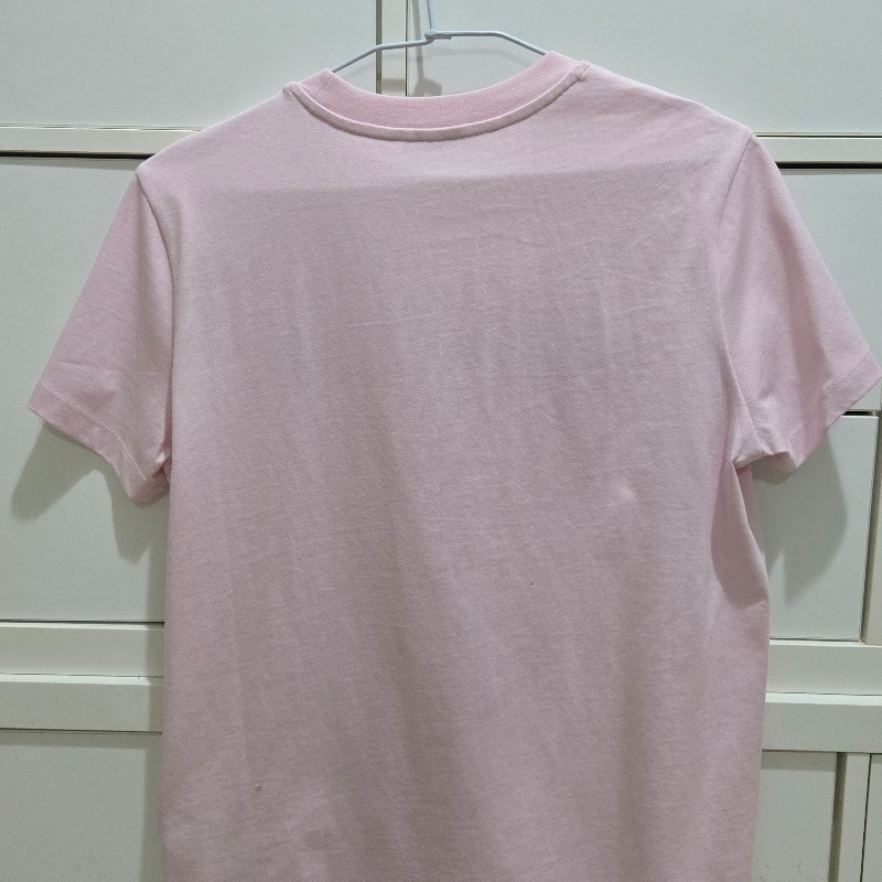 Moncler 全新Tshirt 粉電繡logo上衣S號-2