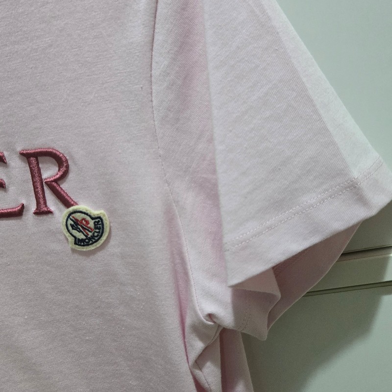 Moncler 全新Tshirt 粉電繡logo上衣S號-4