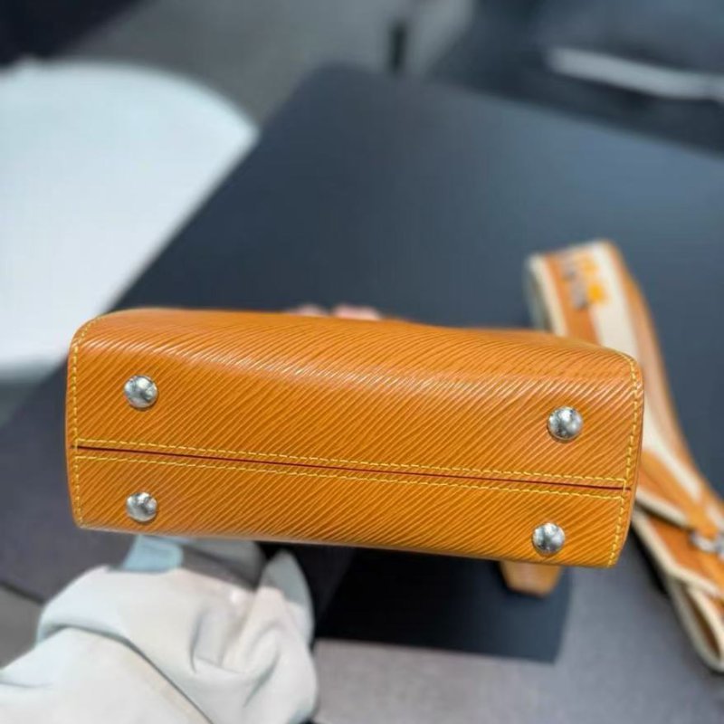 Lv Cluny 水波紋焦糖色 99新 配件齊全 圖二微瑕-6