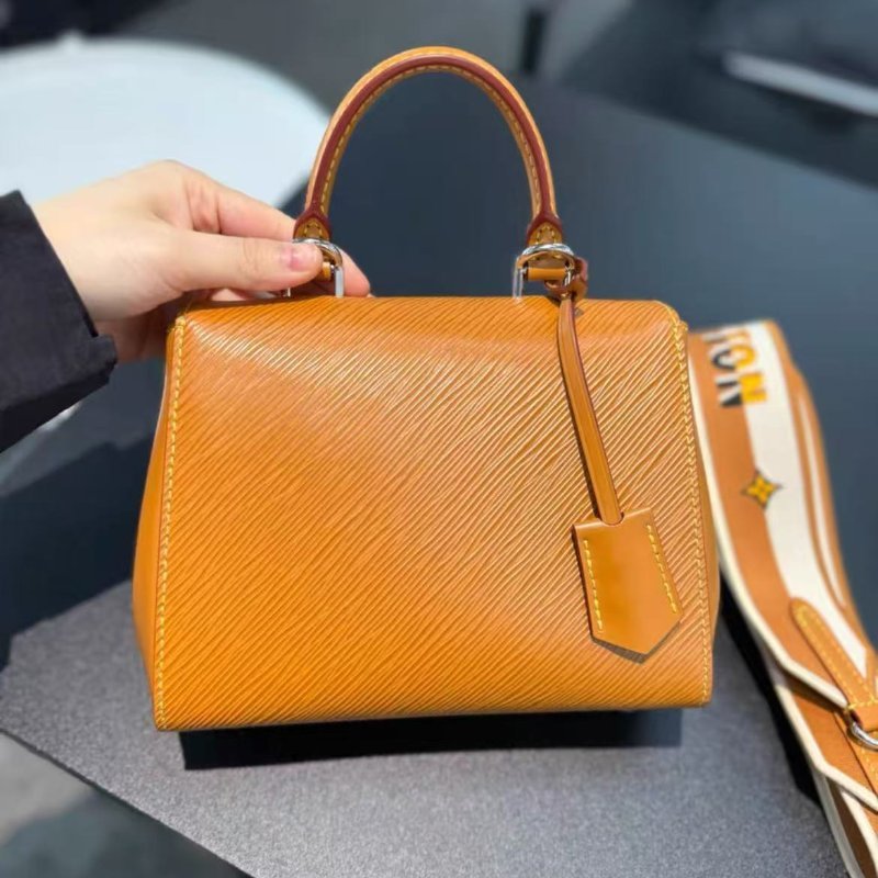 Lv Cluny 水波紋焦糖色 99新 配件齊全 圖二微瑕-7