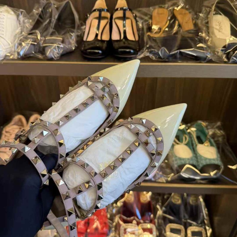 Valentino 平底鞋38號 已貼底 只穿一次閒置-0