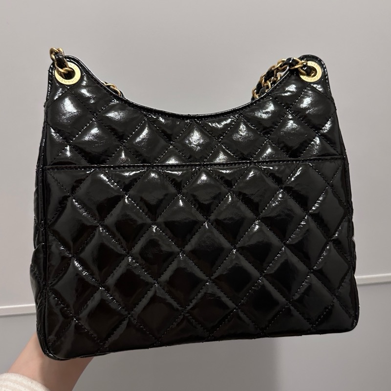 CHANEL（香奈兒）天貓精靈 HOBO嬉皮包 中號 黑色金扣 牛皮油蠟皮-1