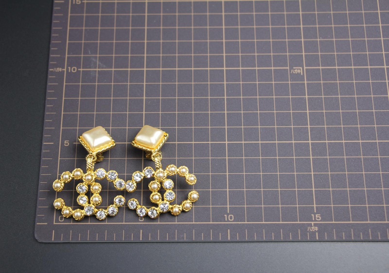 Chanel Vintage 91年菱形仿珍珠大cc夾式耳環-7
