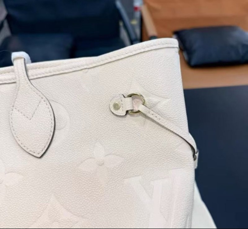 Lv neverfull 奶白色全皮壓紋 中號 全新 配件塵袋購證-3