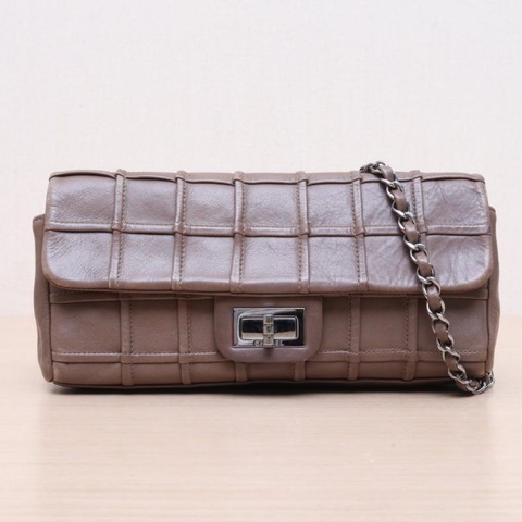 CHANEL(香奈兒) 深巧克力色  11開 銀扣 冰格 中古 法棍包 斜挎包