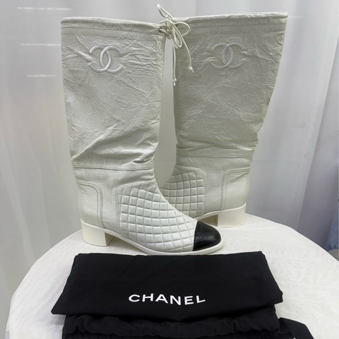 CHANEL Boots