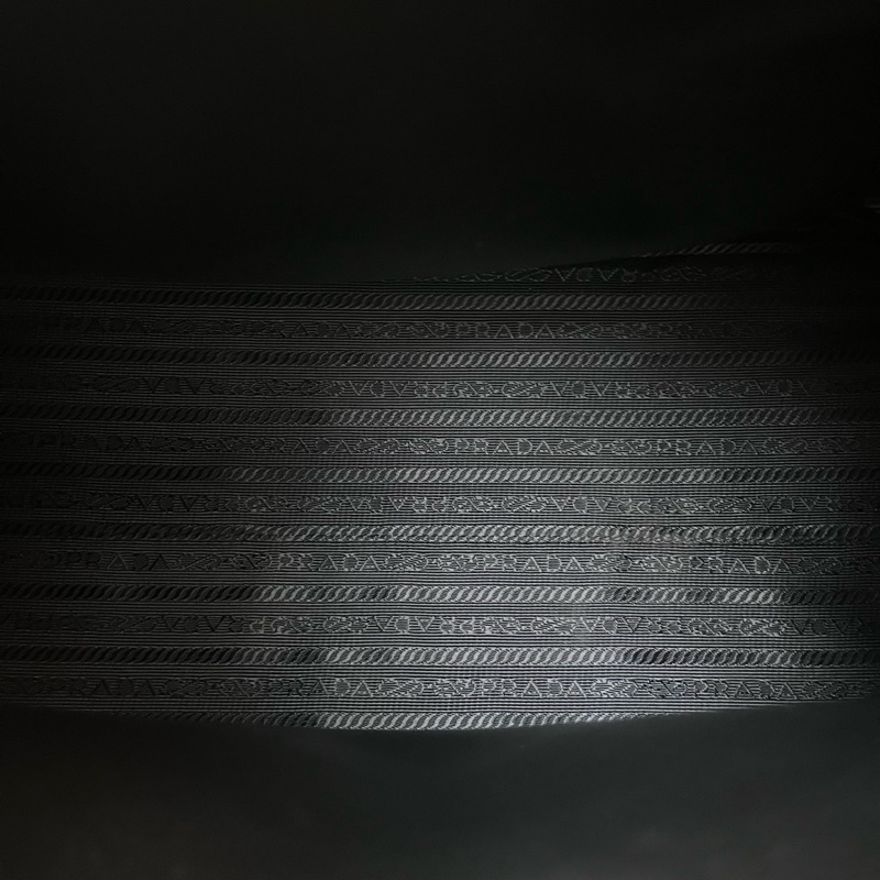 普拉達Prada Monochrome 托特包 底長約33~-5