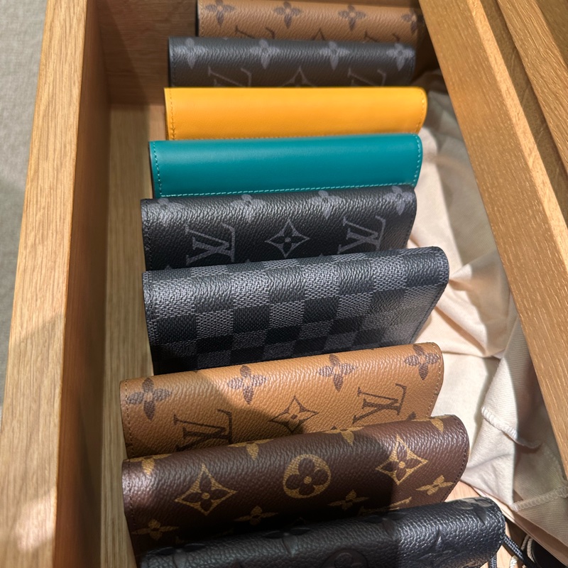 (已保留)louis Vuitton M26571 護照封套-4