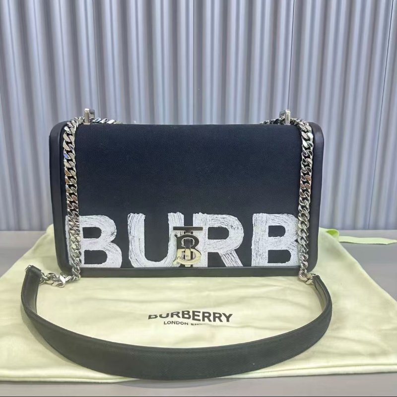 Burberry 黑色塗鴉鍊條斜背包 29x18x7cm 99新 配件塵袋-1