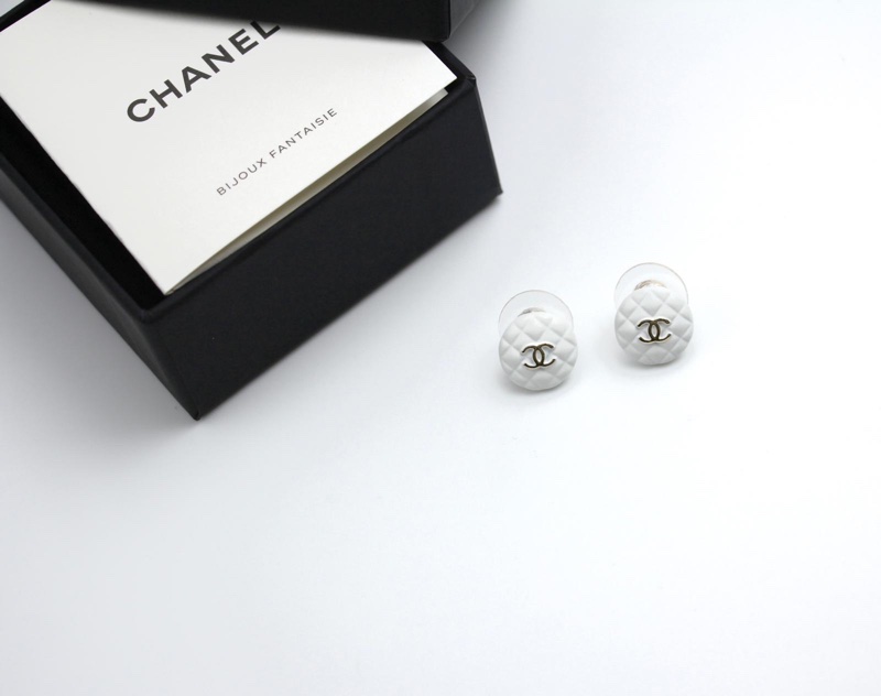 Chanel 19C樹脂白色圓形耳環-5