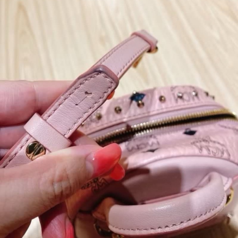 MCM mini櫻花粉後背包-14