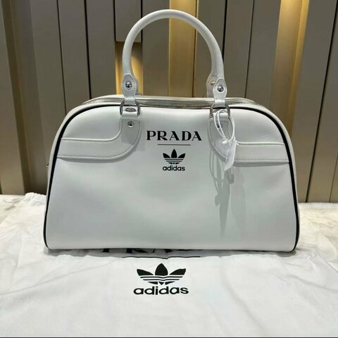 Prada x Adidas 聯名限量款保齡球包 雷哈娜同款 45x28x22cm 99新 配件保卡塵袋