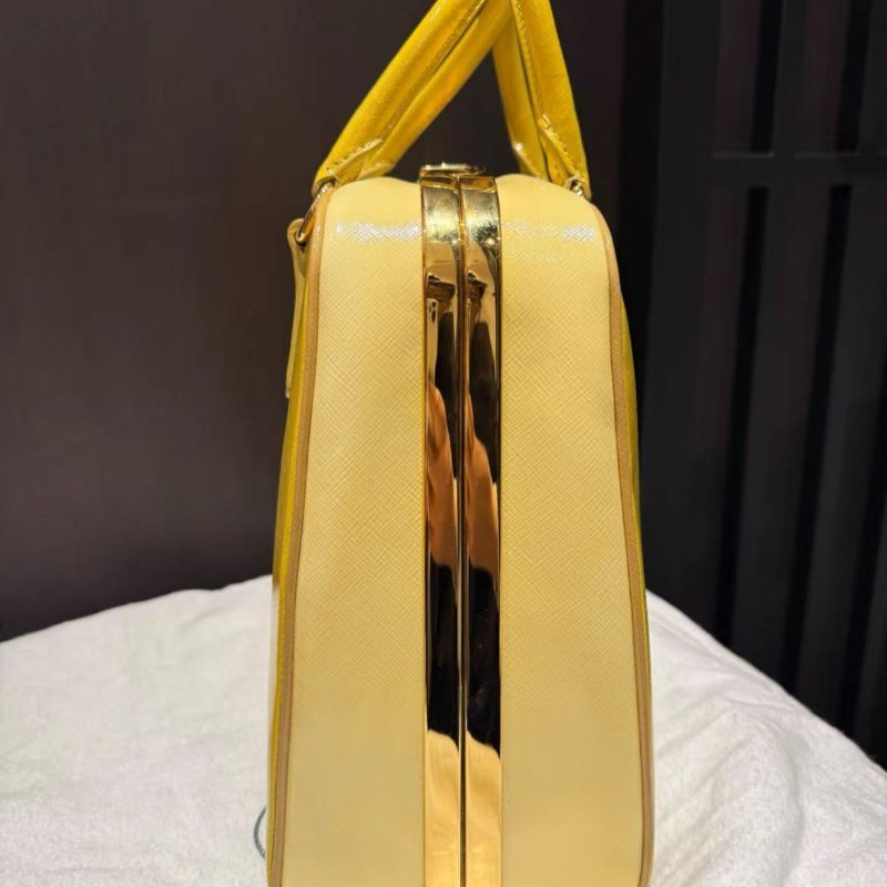 PRADA 黃色拚色經典款 中號十字紋牛皮32*12*23cm 98新 配件塵袋-1