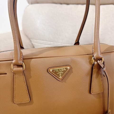 Prada plume 30美拉德色系