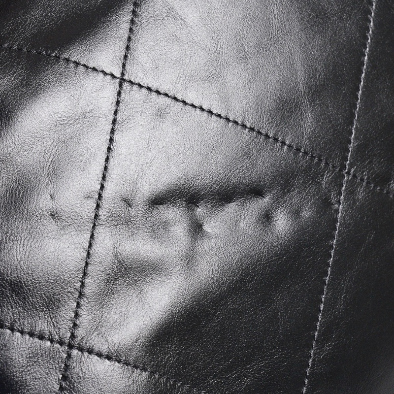 CHANEL 22 Bags 垃圾袋 小號 黑底白字-11